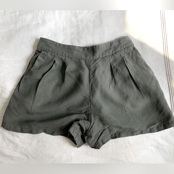 Dynamite Mabel Flowy Linen Shorts - Picture 5 of 5